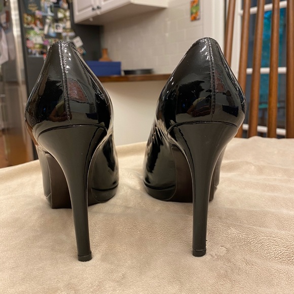 Stuart Weitzman patent platform pump - Picture 4 of 9